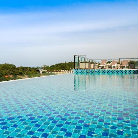 Ozone Condotel By Resava Strand Kata Exterior foto